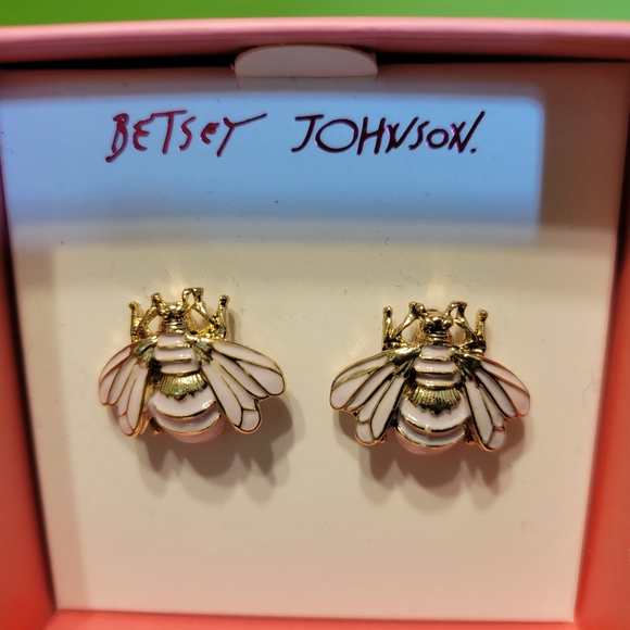 Betsey Johnson Jewelry - NIB Betsey Johnson Light Blush Pink Bumble Bee Stud Earrings